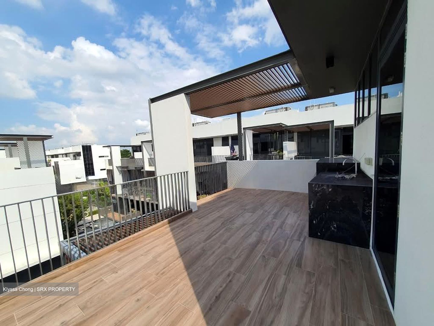 Alana (D28), Terrace #570902801